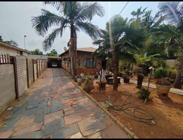 3 BEDROOM HOUSE FOR SALE IN PRETORIA GARDENS